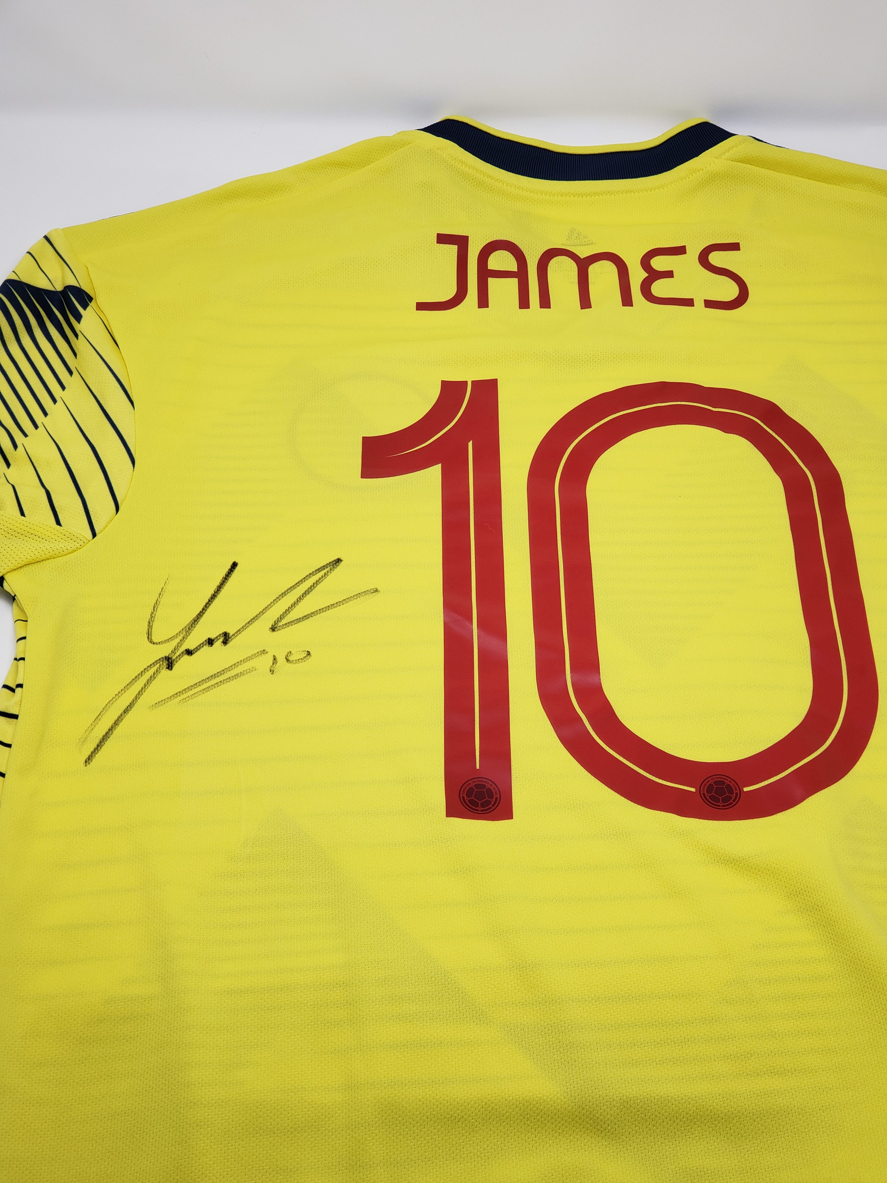 Autographed Colombia National Team Jersey | James Rodriguez #10